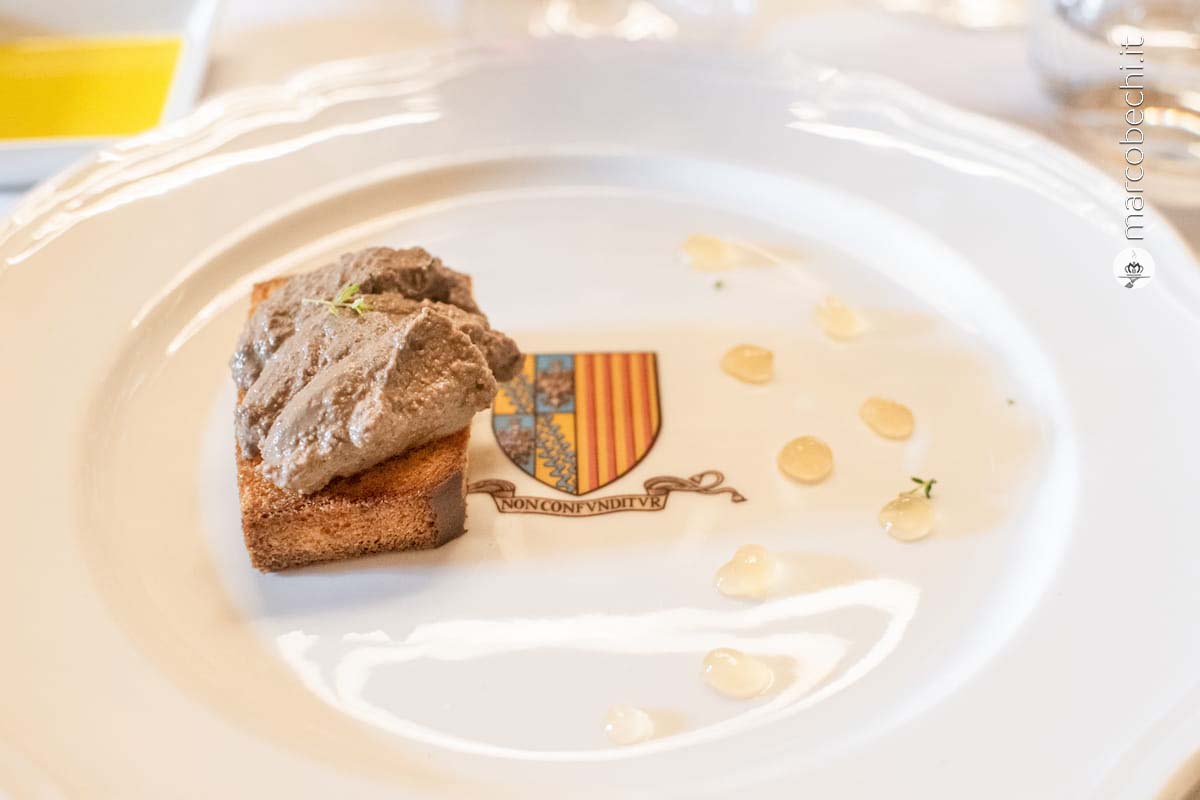 Pane brioche con fegatino di pollo e riduzione di Muscadel