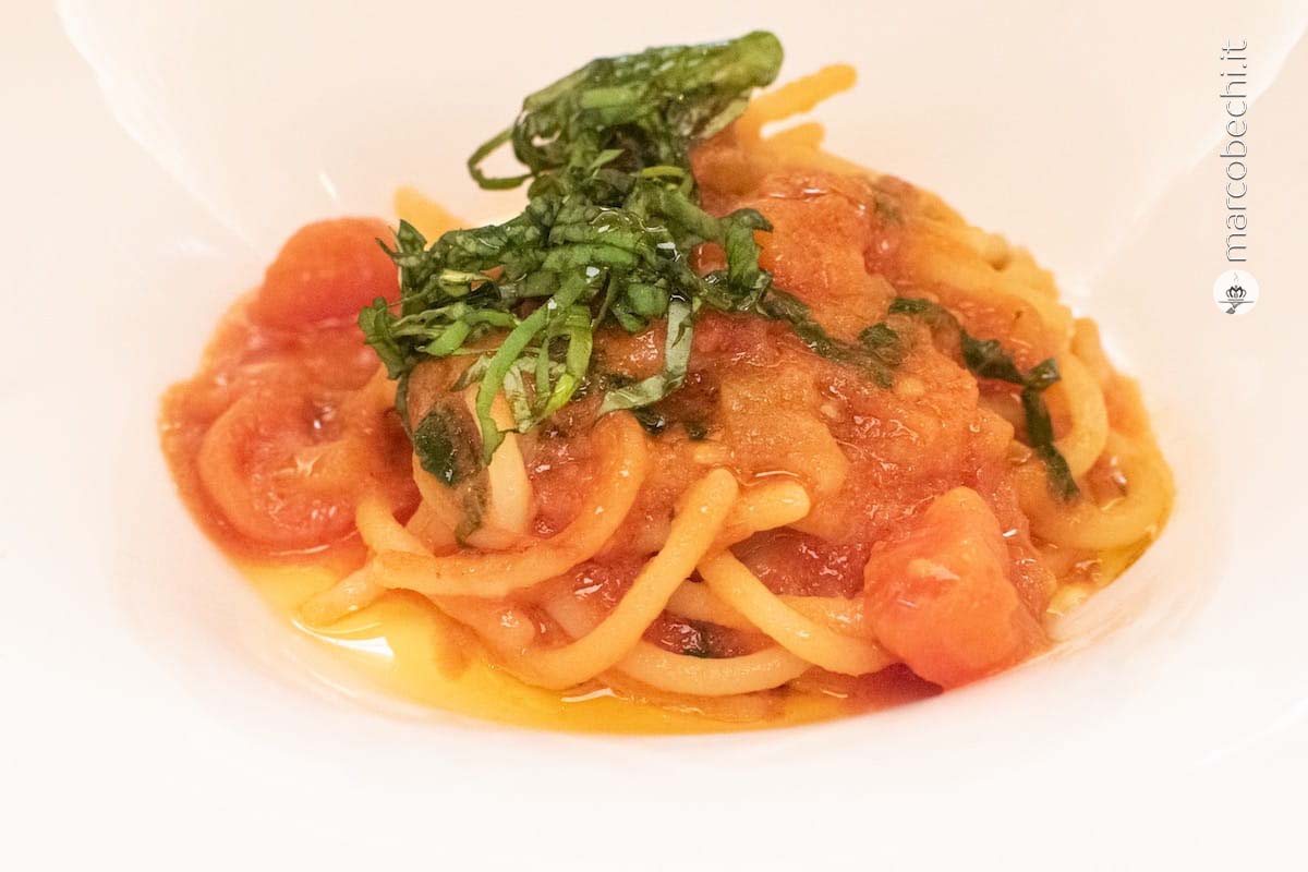 Spaghettino ai tre pomodori e basilico