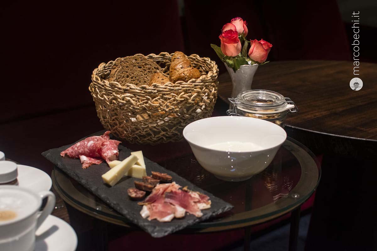 Salumi e formaggi di Maremma a colazione