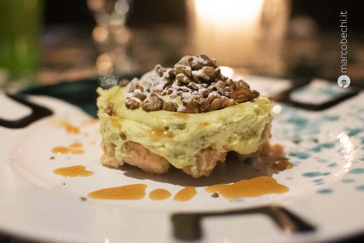 Delizia al Pistacchio con salsa di arance amare
