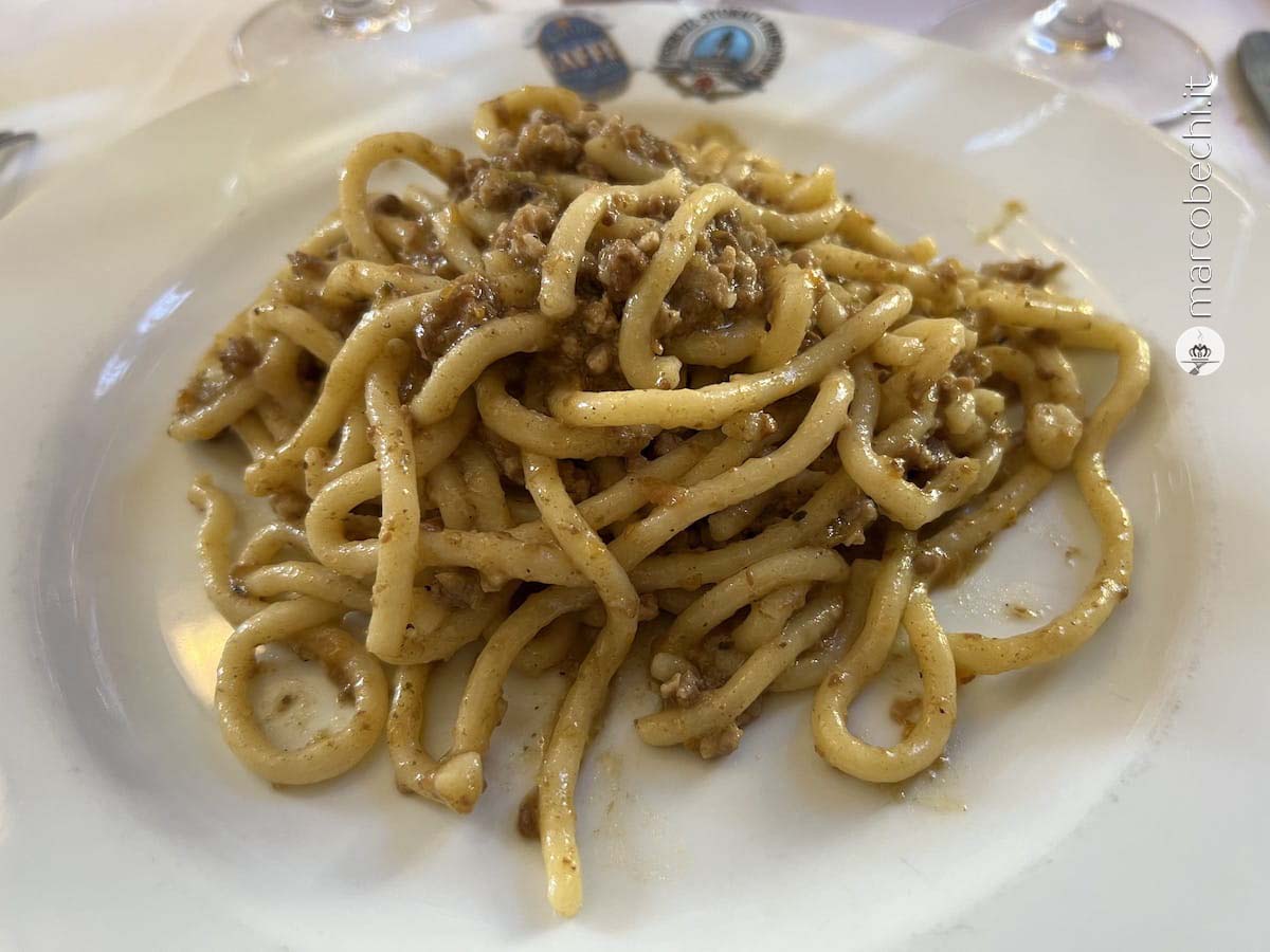 Pici al ragù di cinta senese in bianco