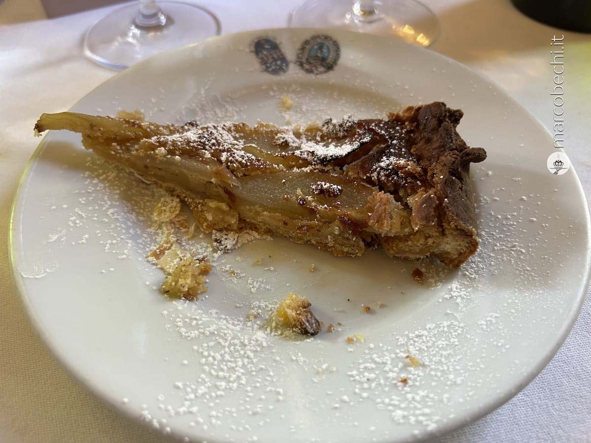 Crostata di nocciole alle pere