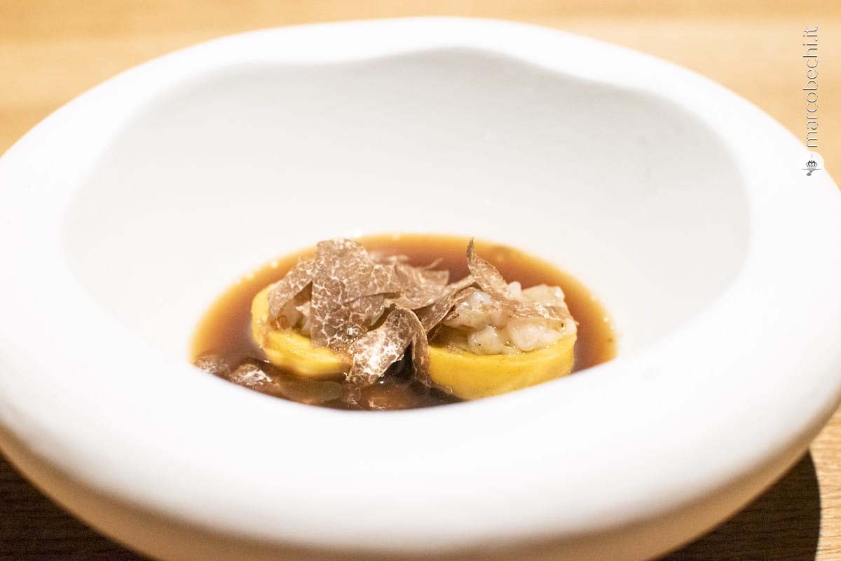 Bottoni di lingua, tartare di cannolicchi e tartufo