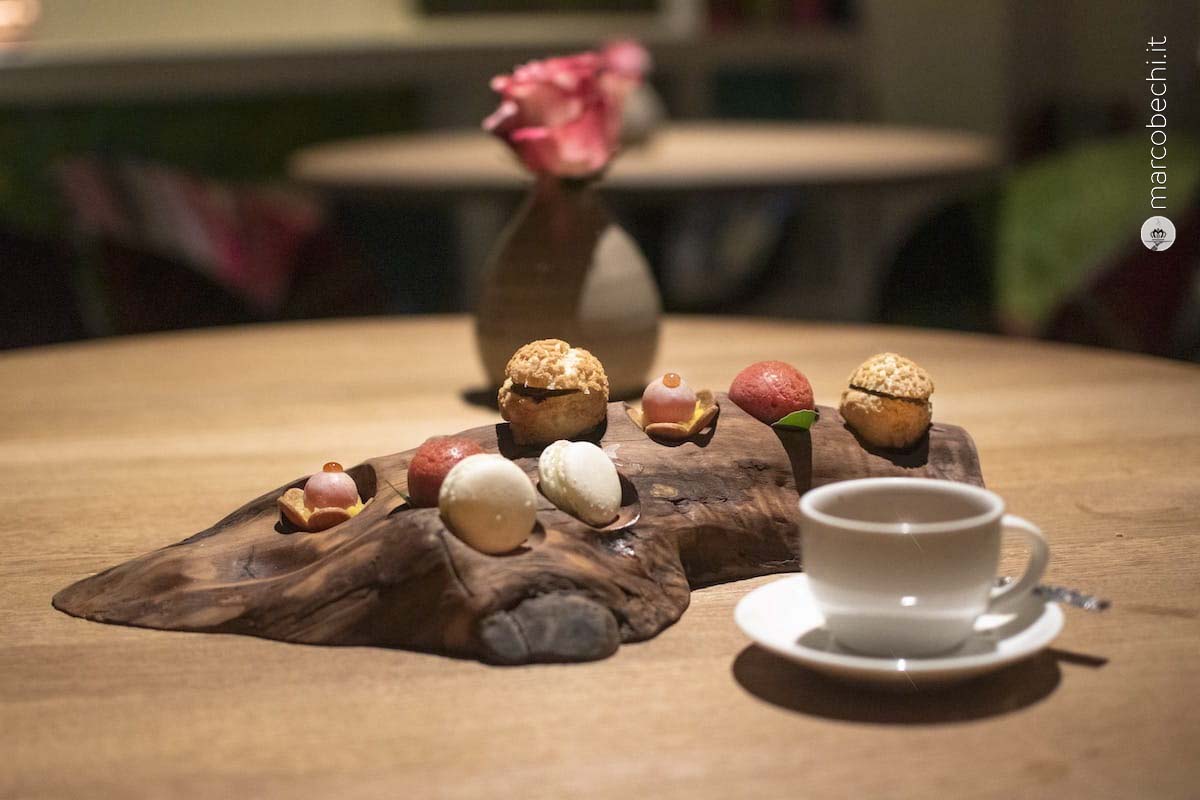 La piccola pasticceria ed il caffè