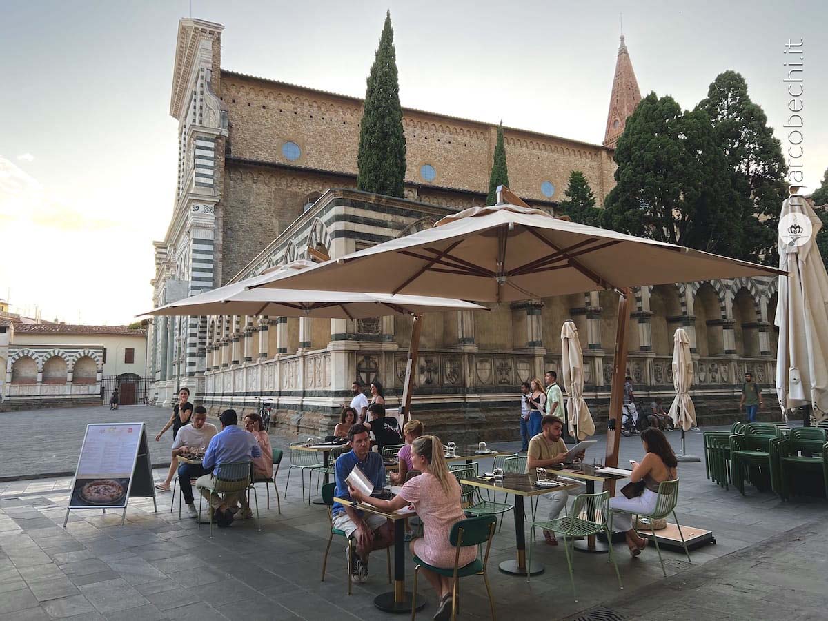 Pizzeria Giotto - I tavoli in Piazza