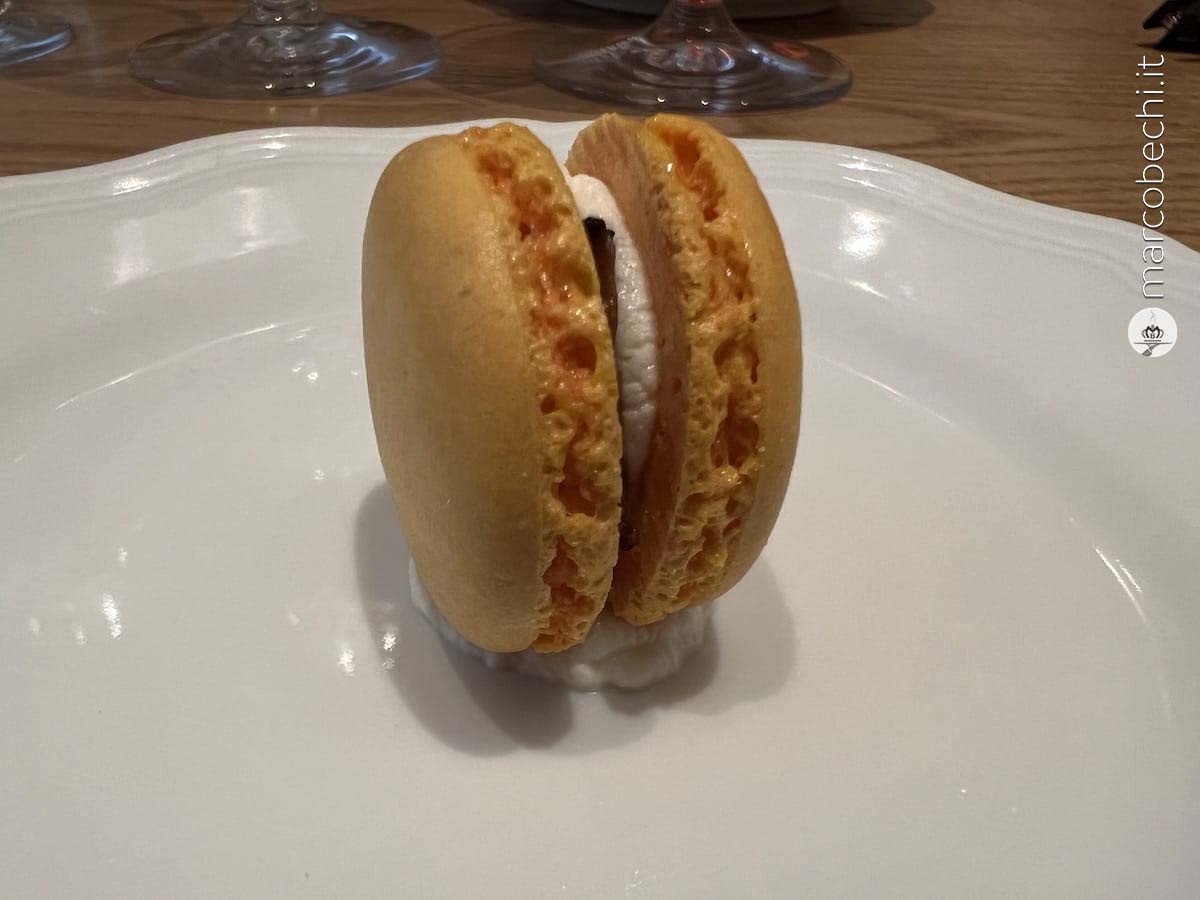 Il macaron salato benvenuto dalla cucina