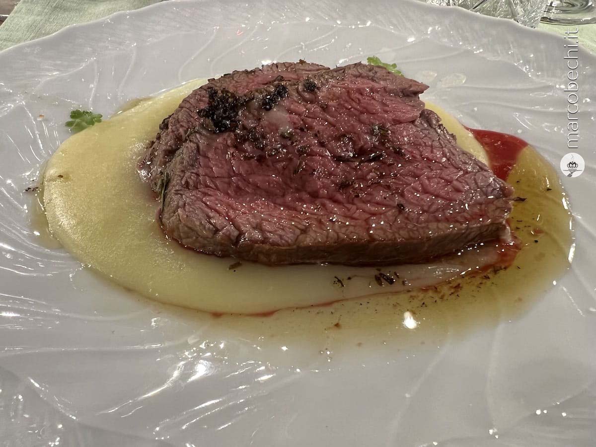 Cimalino fasciato di erbe aromatiche con crema di patate al prezzemolo