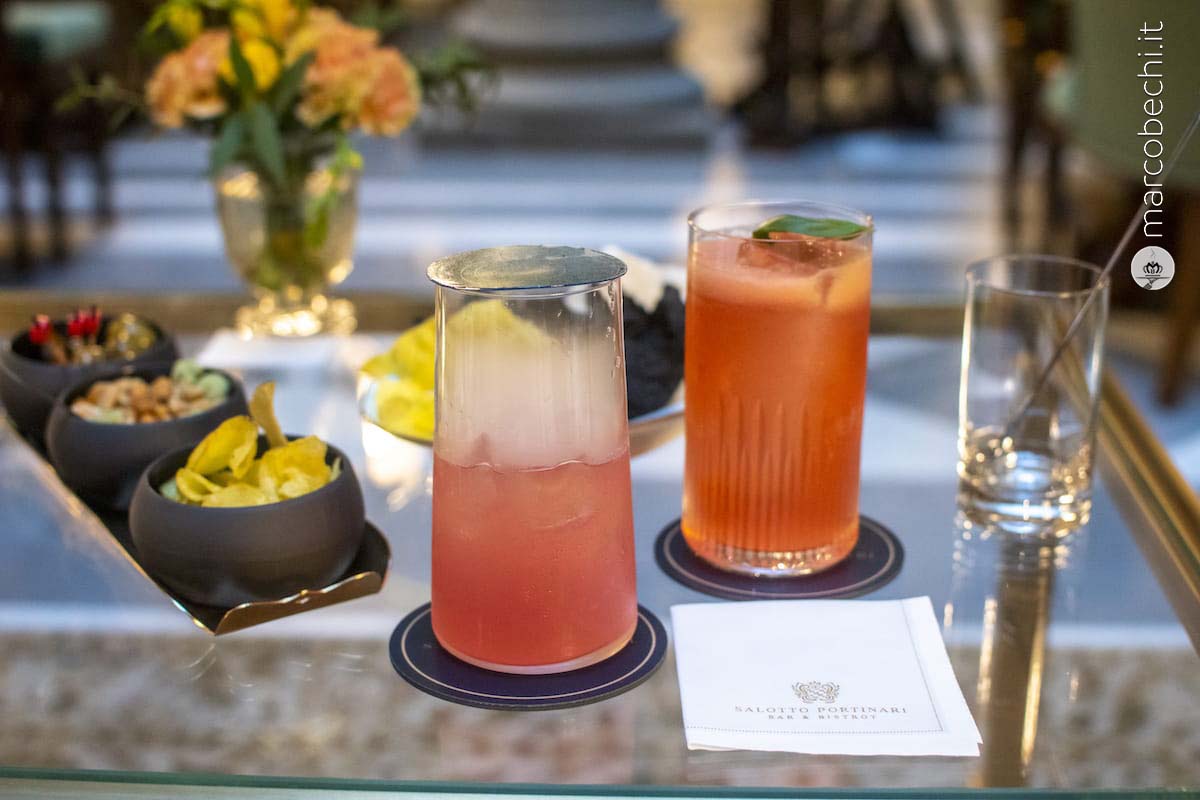 I cocktail e gli stuzzichini serviti al Bistrot