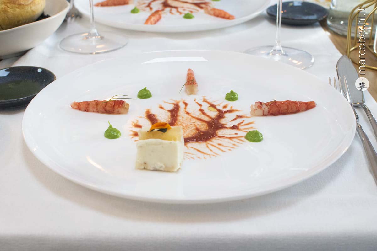 Gamberi rossi di Mazzara con bavarese al blue di capra, pera, crumble di parmigiano reggiano, salsa di sedano e corallo del gambero