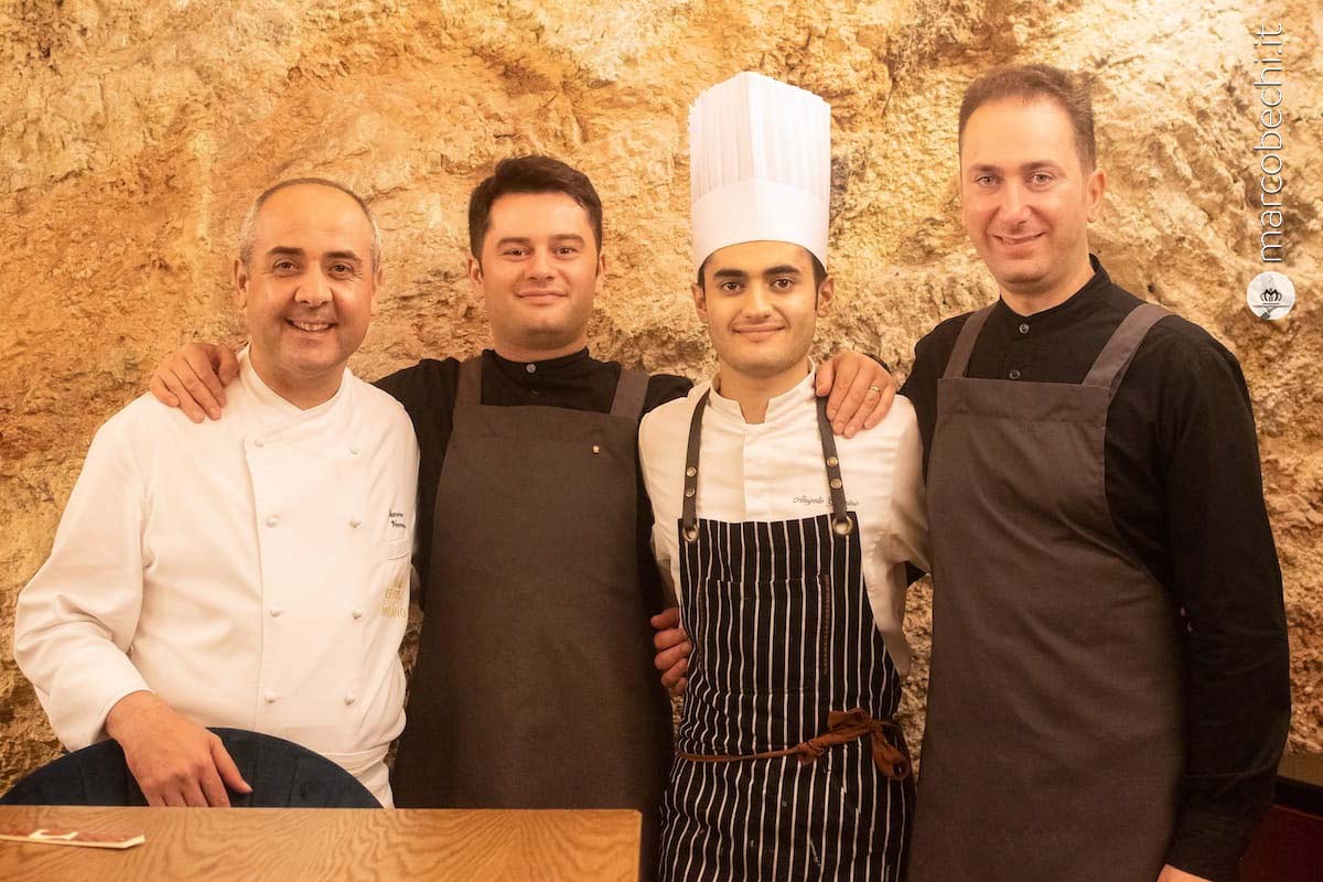 Lo chef con lo staff