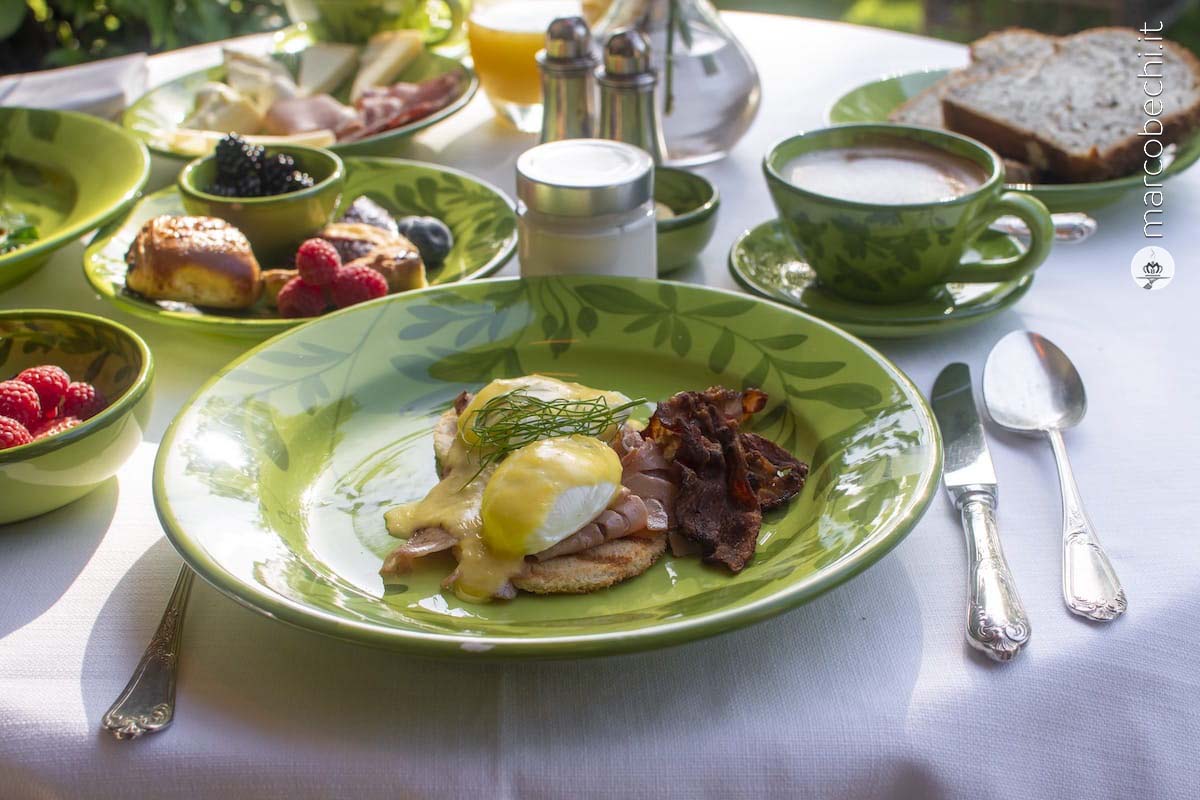 L'uovo Benedict per colazione