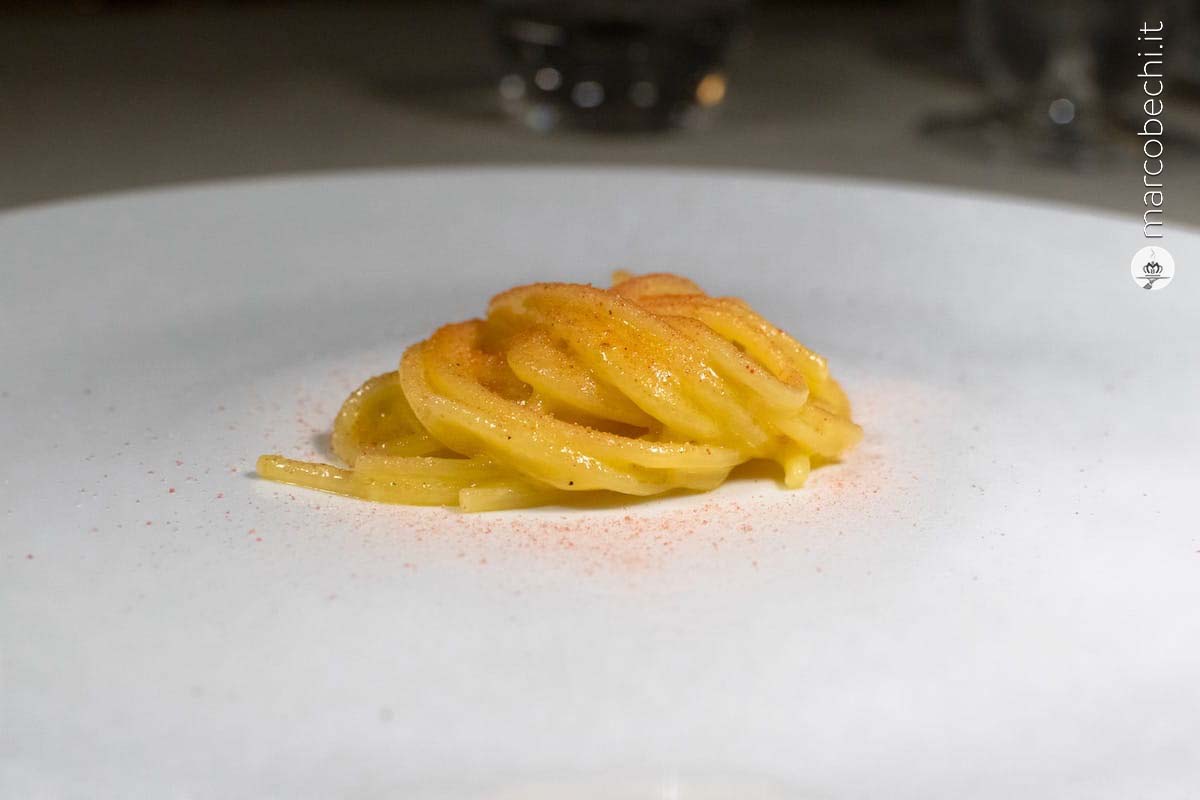 Spaghetto Sbagliato - Spaghetti 'Gerardo di Nola', vermouth del chianti, arancia, polvere di Campari, aceto di prosecco