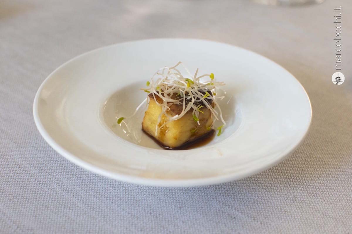 Sformatino di cipolla con Delizia del Castello ( aceto 10 anni) e germogli di rucola