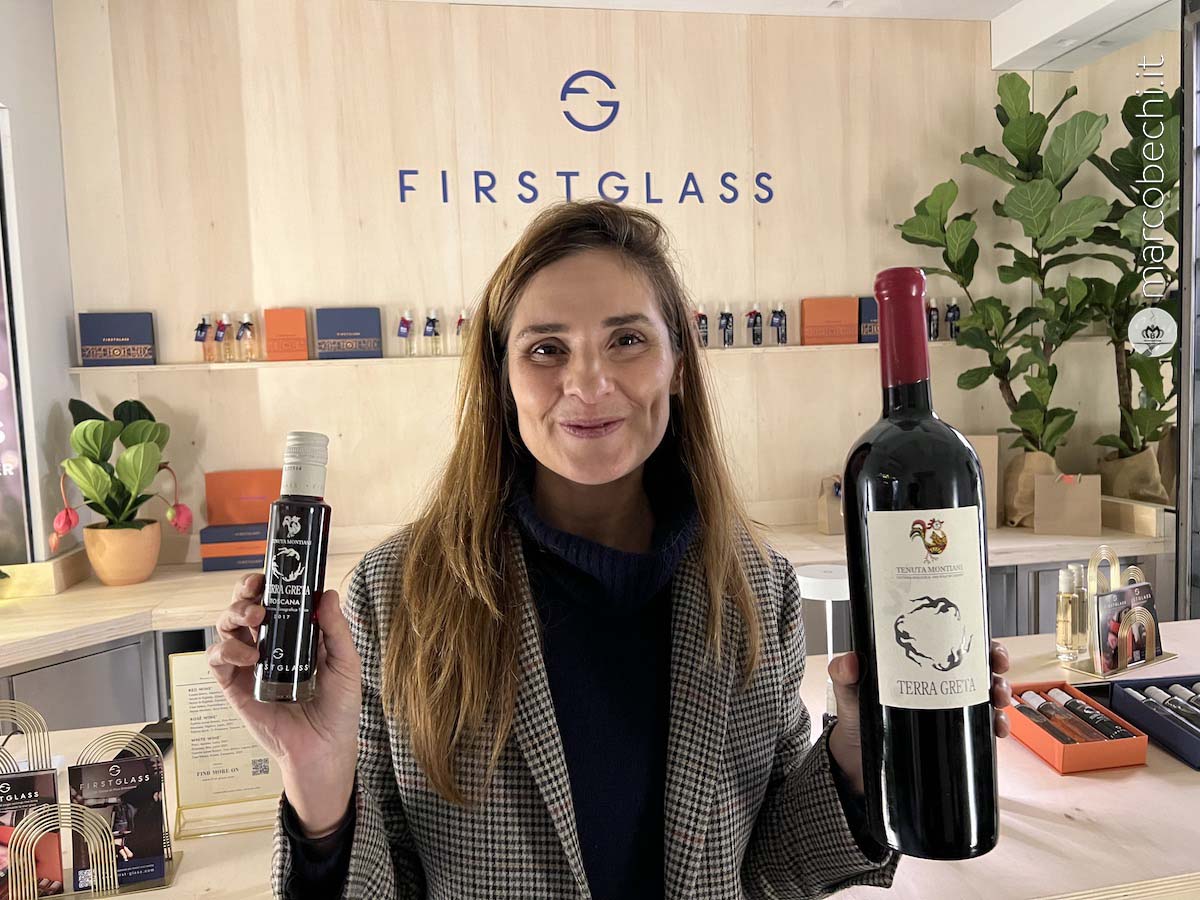 Francesca Vigo ci mostra il vino originale e lo stesso vino First Glass