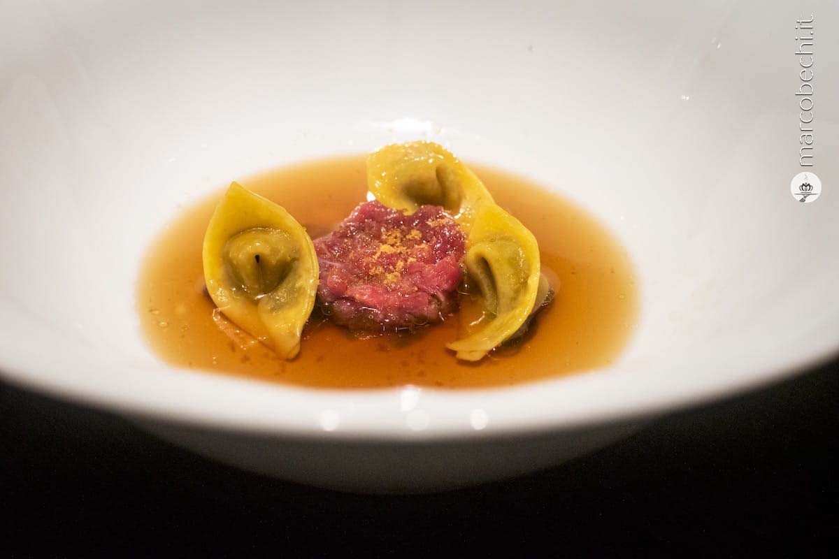 Tortelli ripieni di cinghiale con tartare di cinghiale