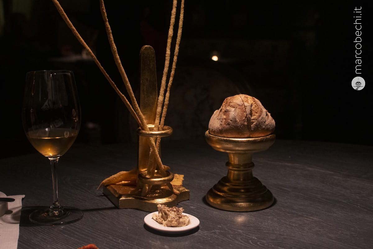 Il pane di grani antichi ed i grissini tirati a mano