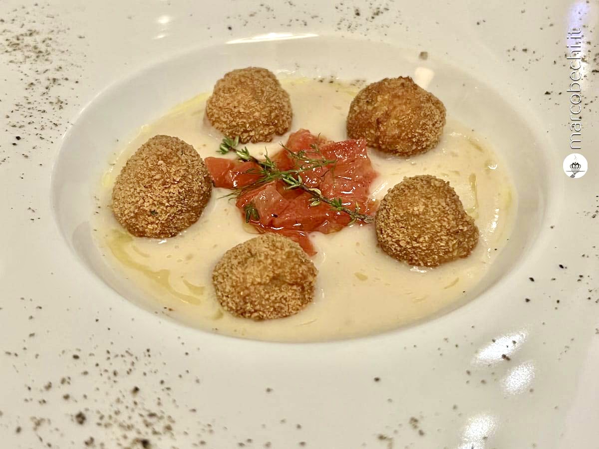 Polpettine di gamberi rosa su crema di cannellini