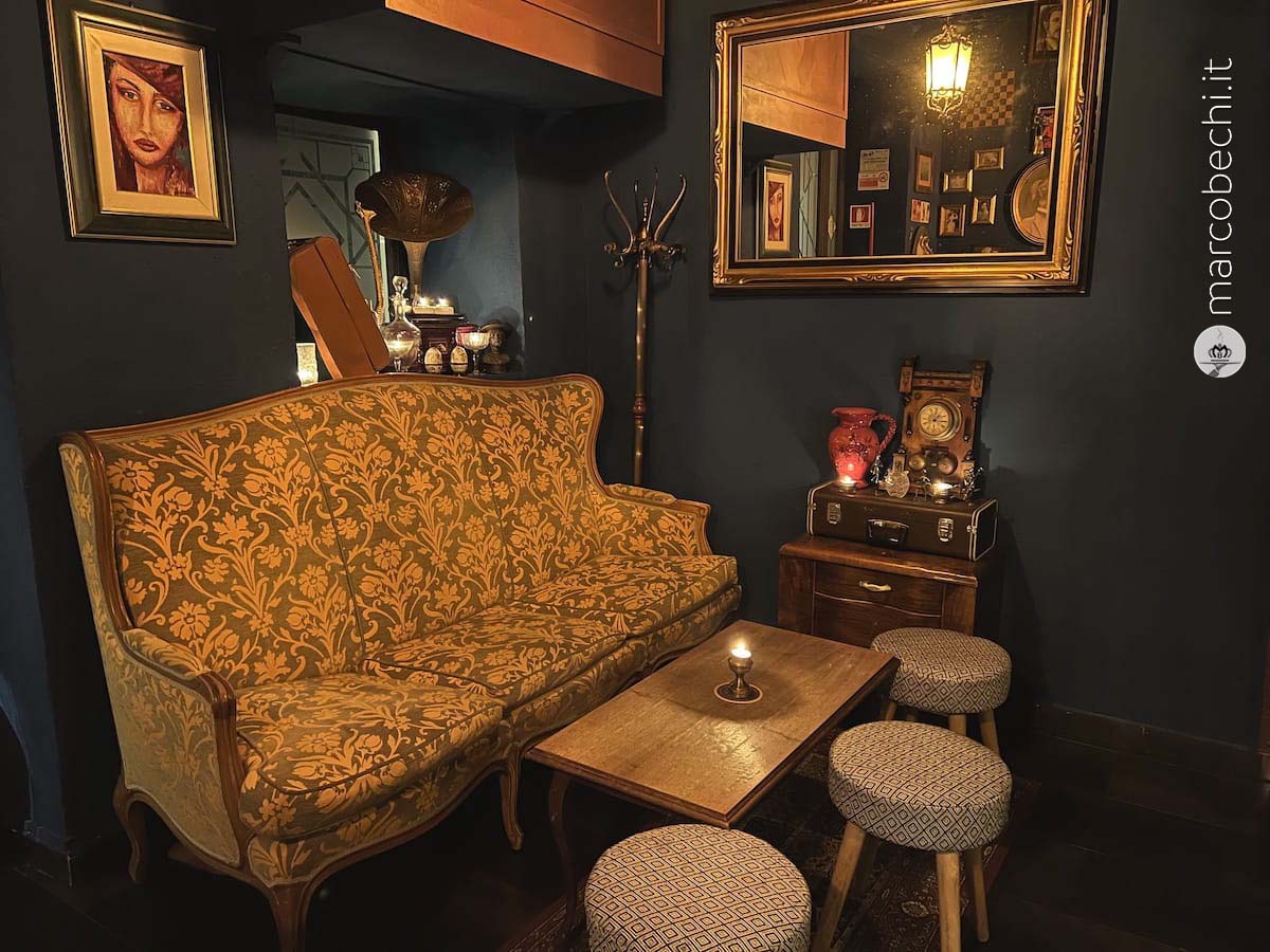 L'interno di Bitter Bar Firenze