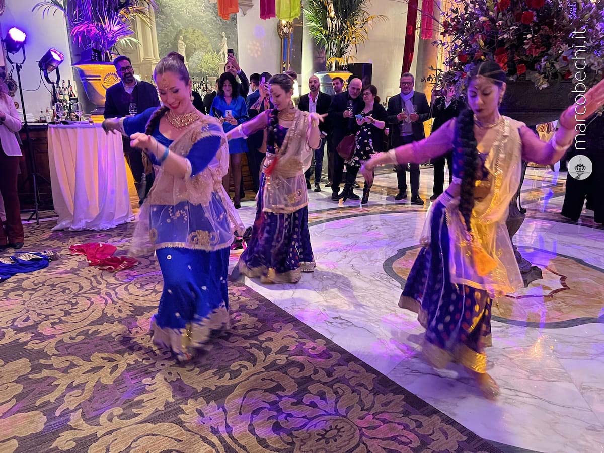 Le danze indiane al St.Regis