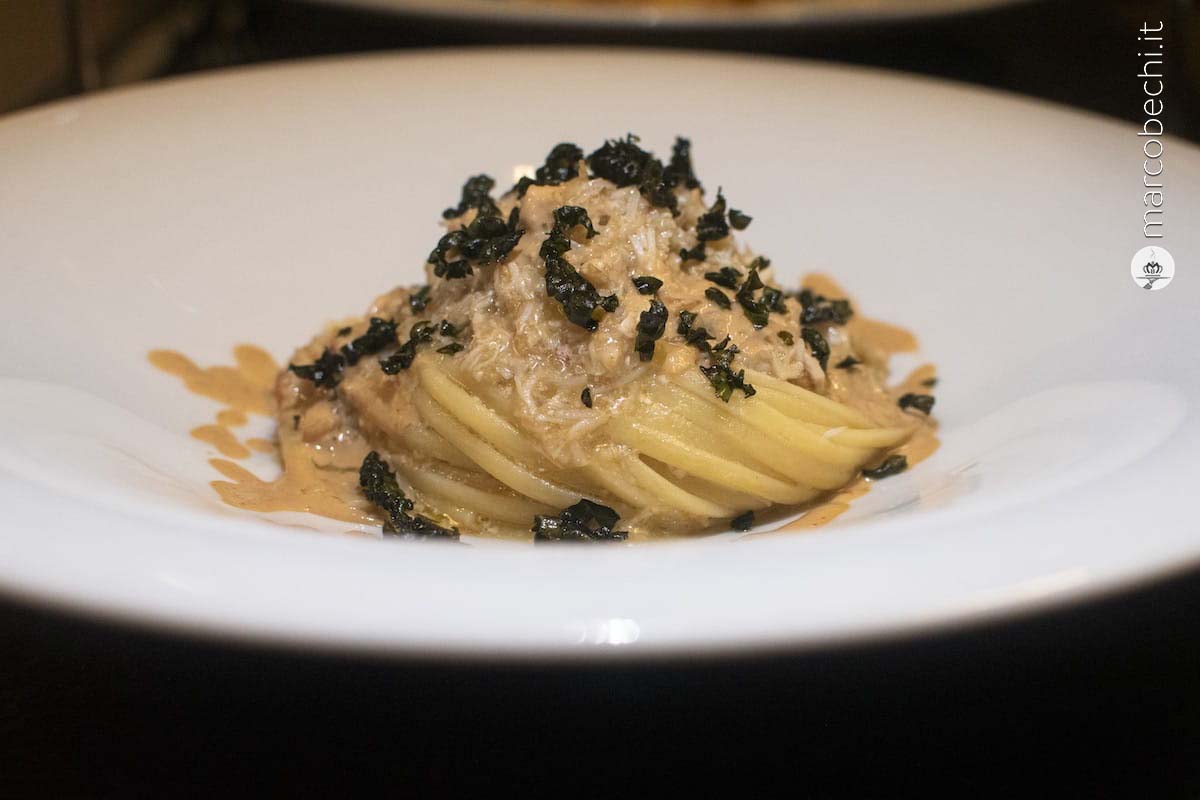 Linguina, granciporro, crema delle sue uova e cavolo nero cristallizzato