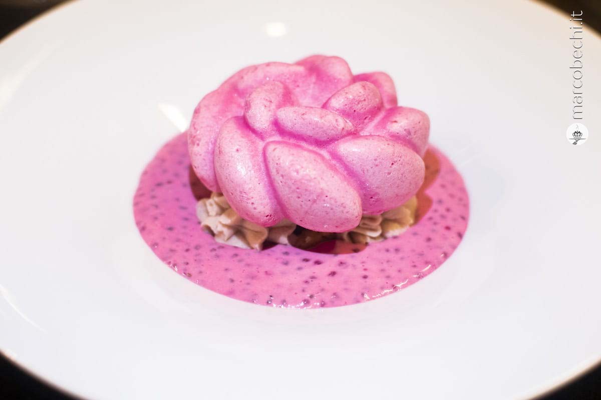 Barbabietola, Semifreddo di ricotta e barbabietola, namelaka di cioccolato ruby e fava tonka, crema inglese al timo, semi di chia, acqua di barbabietola e frolla sablè