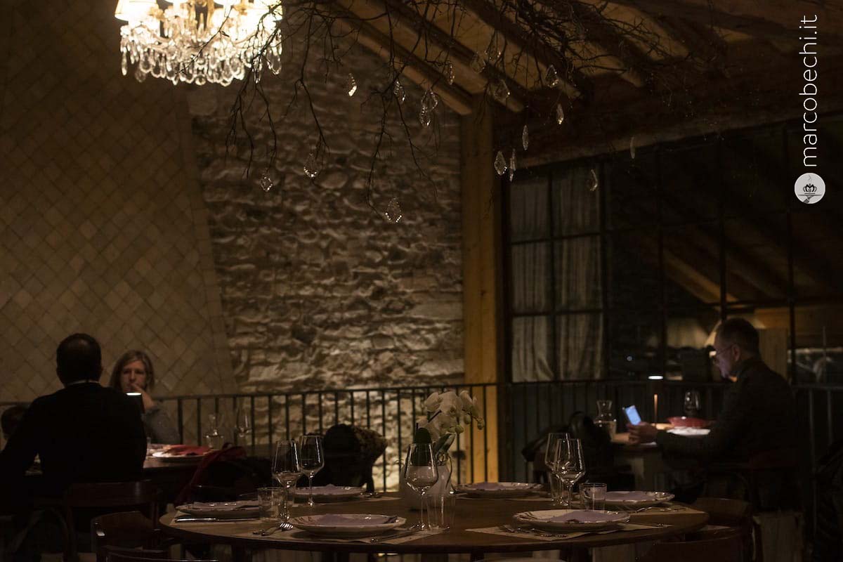 Un dettaglio della sala di Locanda Sandi