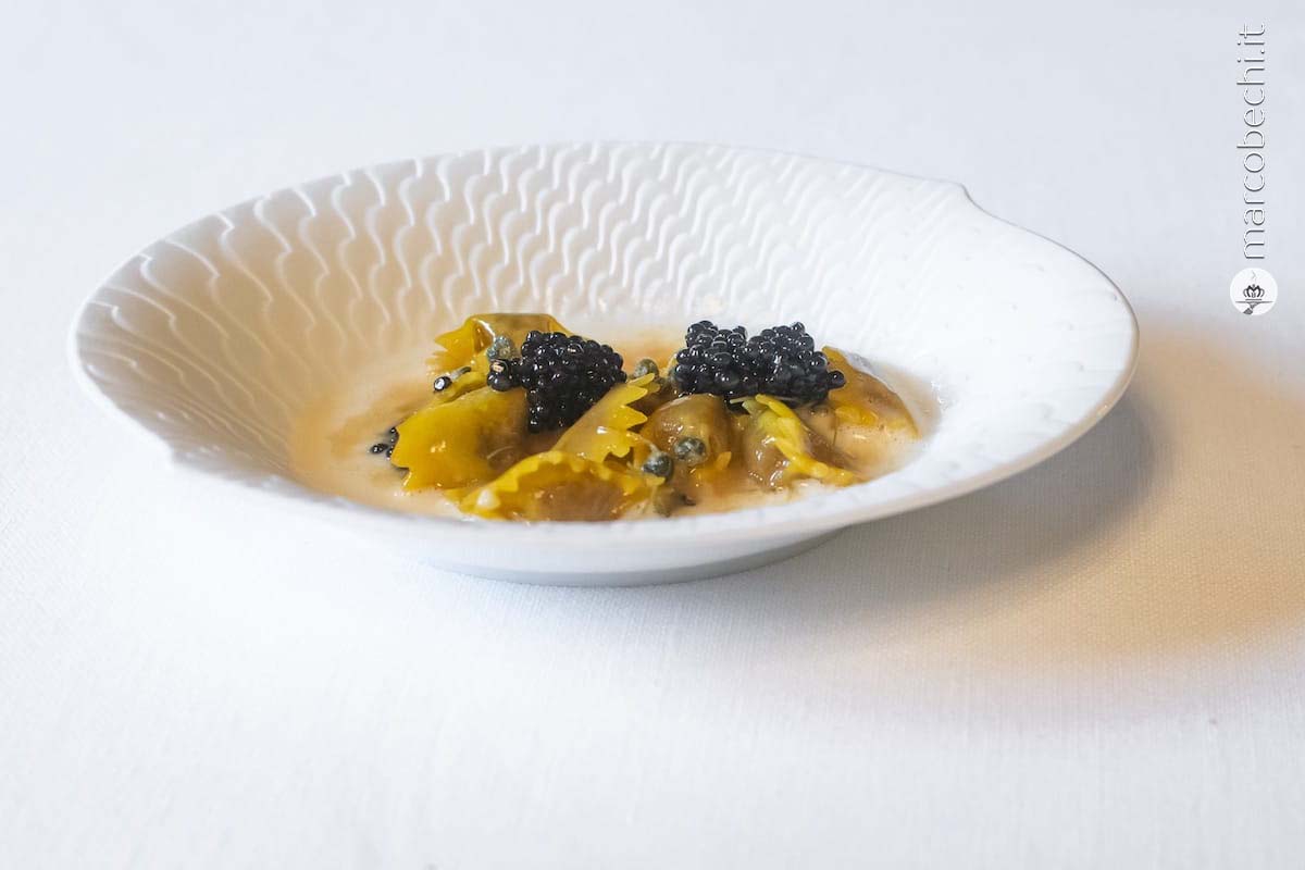 Agnolotti ripieni di piccione, capperi di cipolla, cavialeCalvisius Prestige