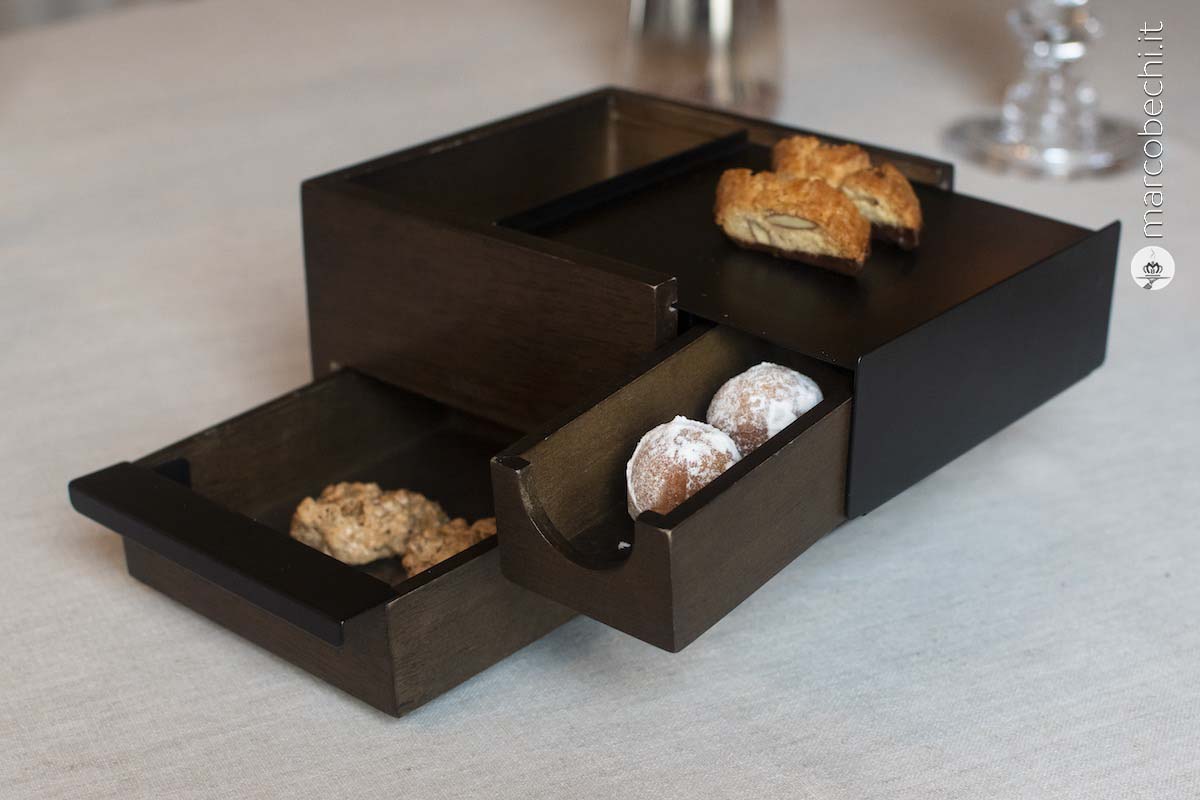 Les Petits Fours