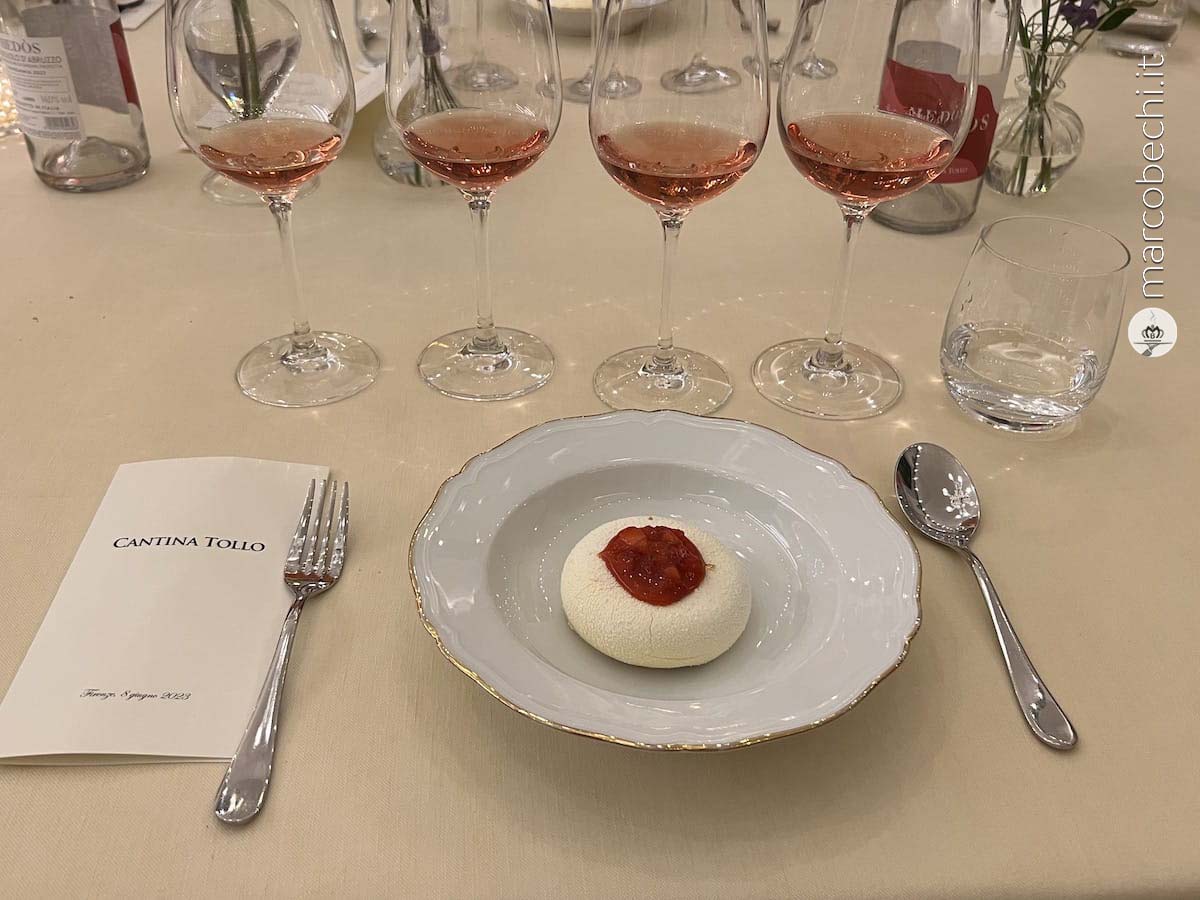 Tiramisù bianco con fragole