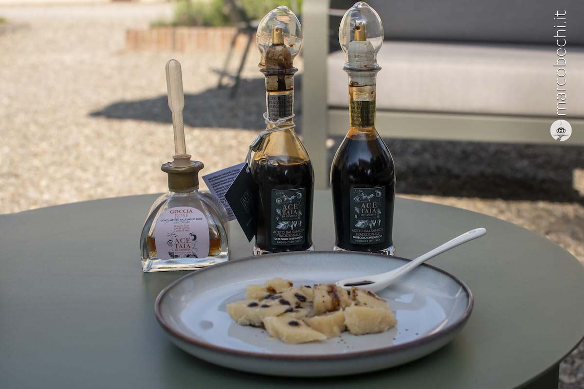 degustazione di tre tipologie di Aceto Balsamico Tradizionale di Reggio Emilia