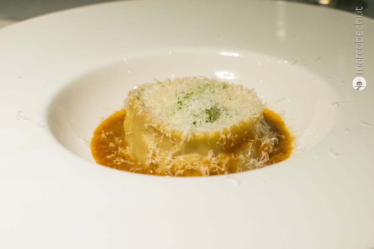 Pappardella ripiena di Ragù di Vitello e spuma di Besciamella