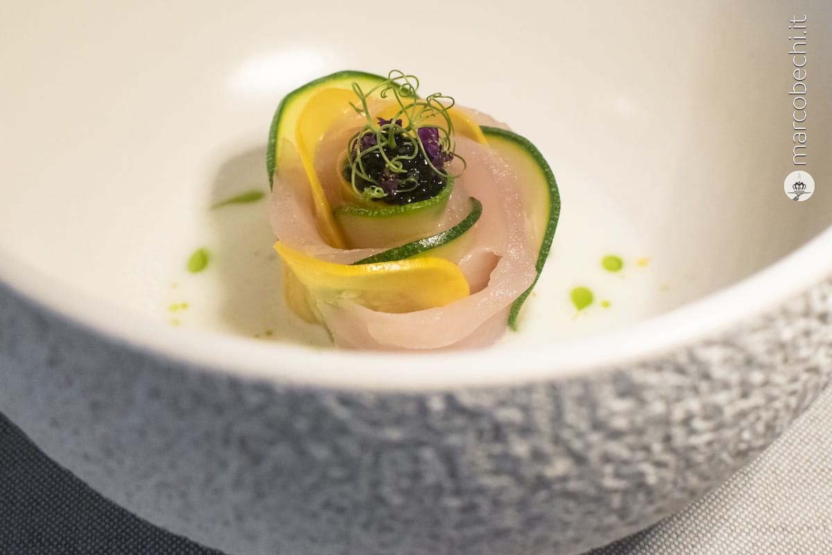 Petali di Ricciola, zucchina, caviale e bufala