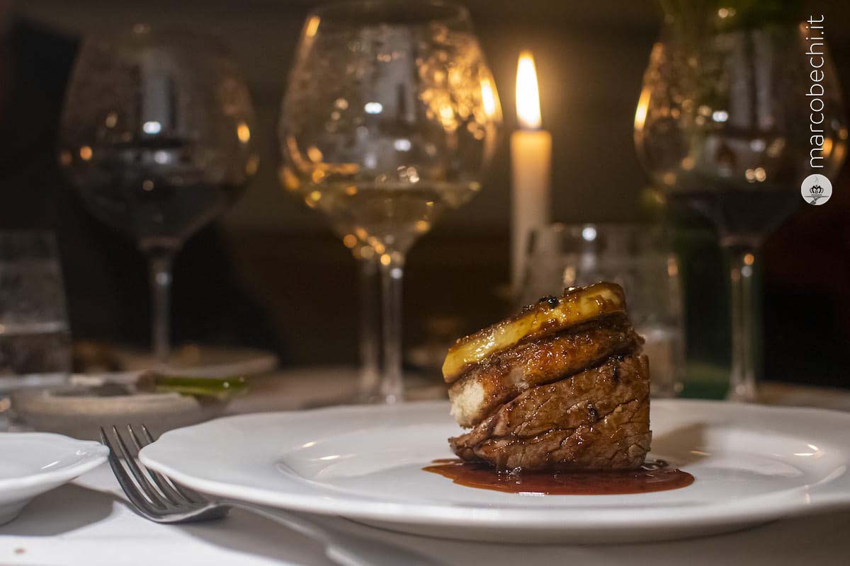 Filetto di manzo alla Rossini, pan brioche, foie gras e salsa madera al tartufo nero