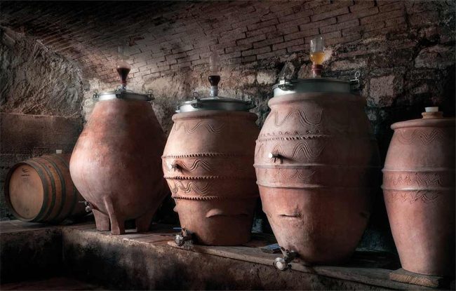 Vino in terracotta ph by Artenova