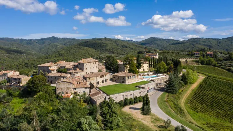 Incontri enogastronomici di avvicinamento al vino con degustazione “Uguali ma Diversi”