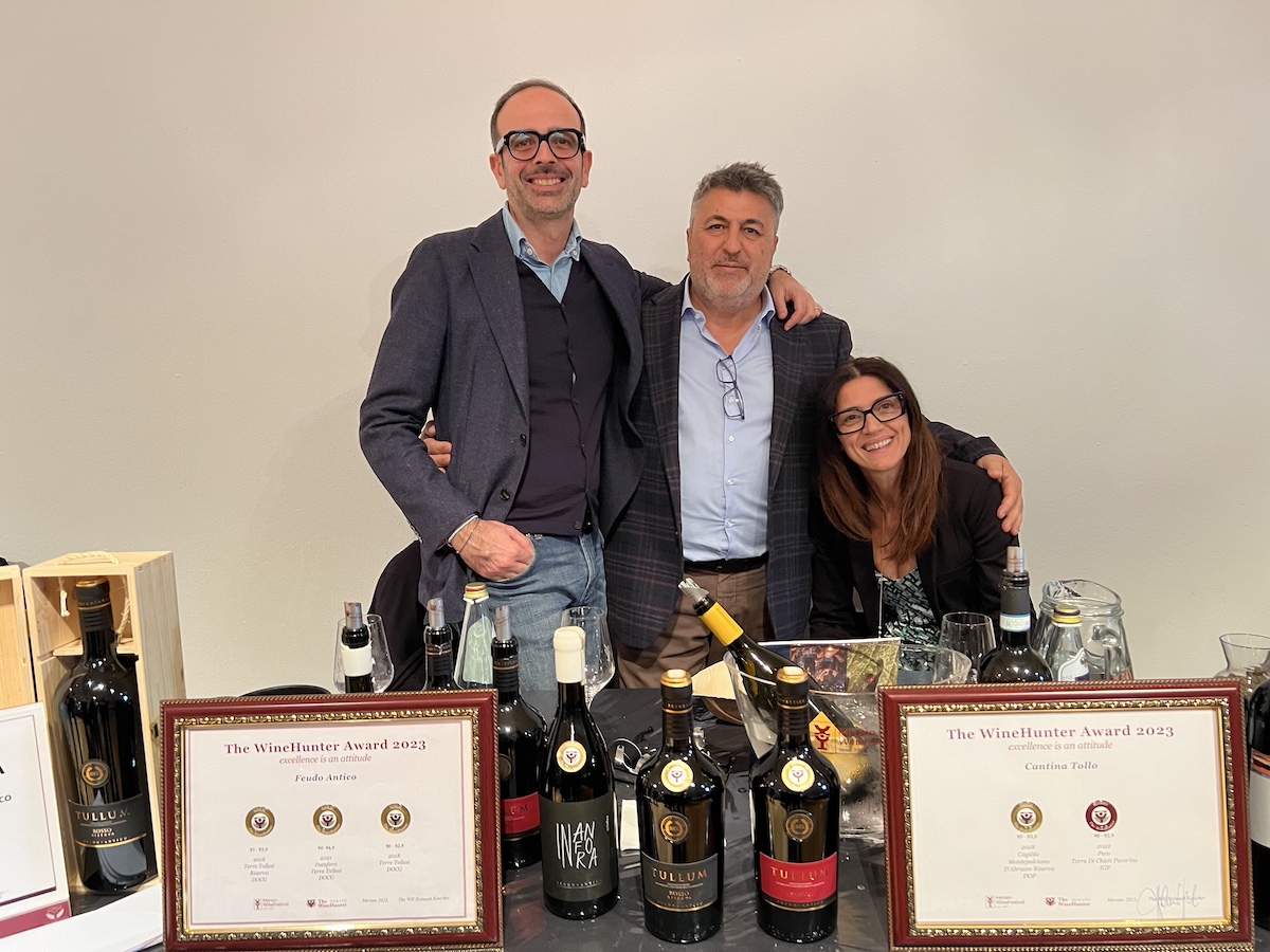 Espositori di Cantina Tollo a Merano