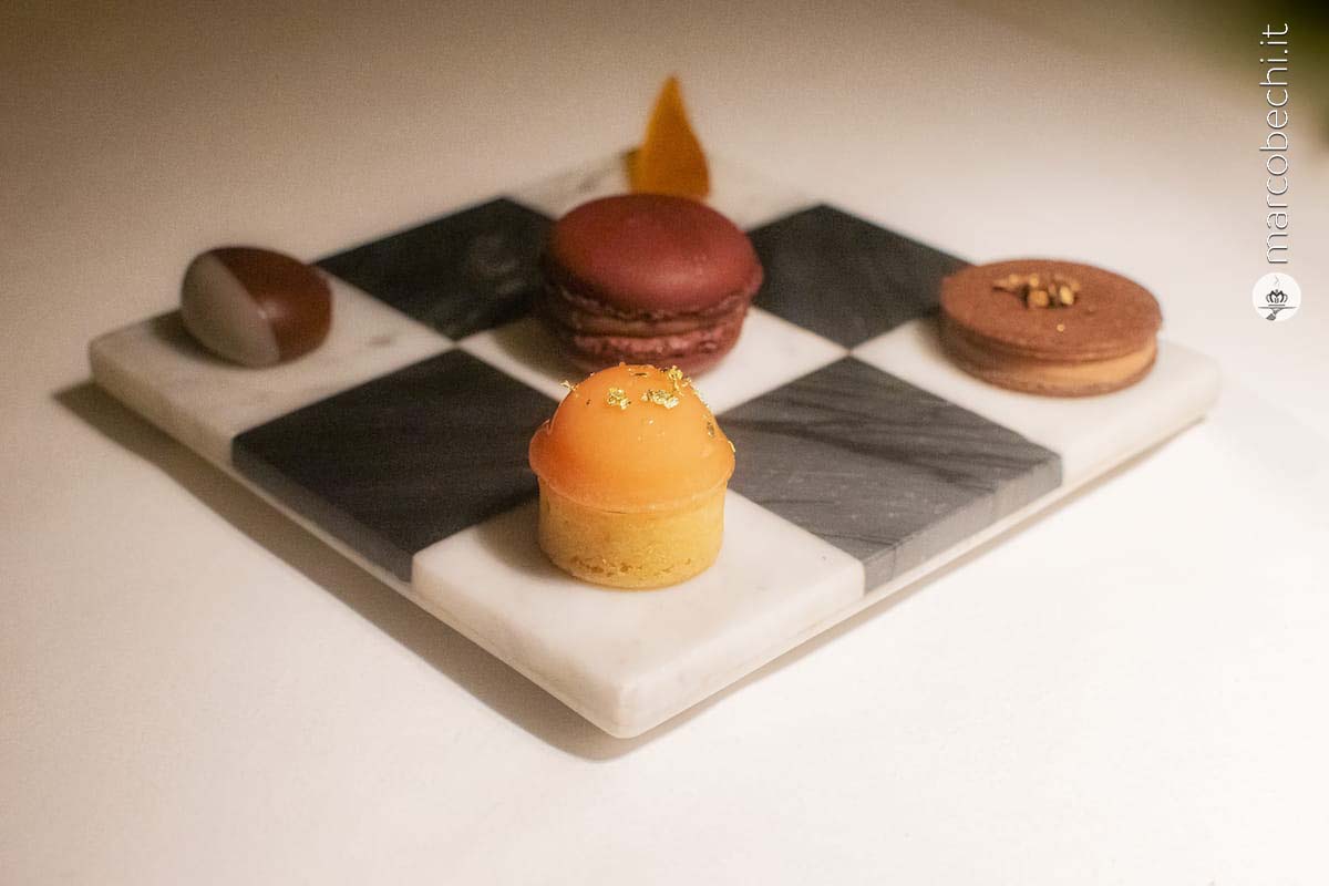 Les Petit Fours