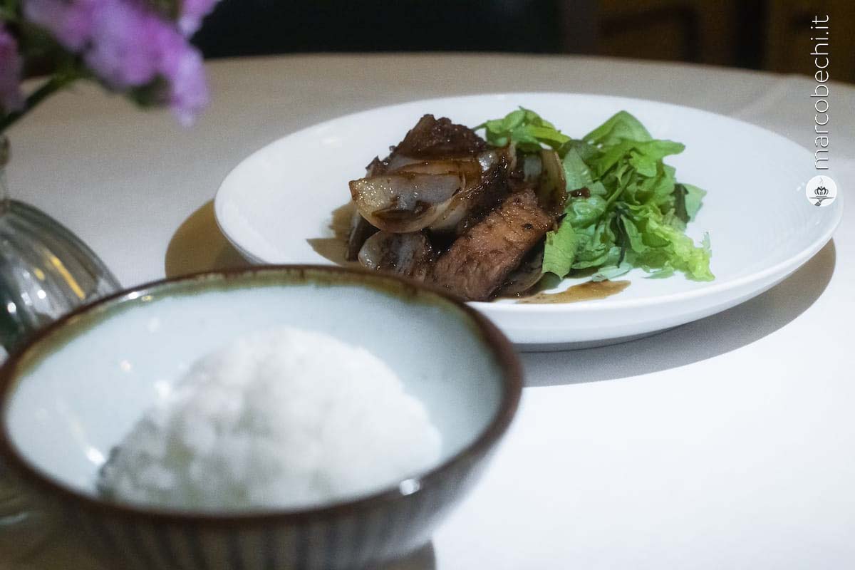 BUTA NO SHOUGAYAKI - Scamerita e Cipolla Scottata con Salsa allo Zenzero