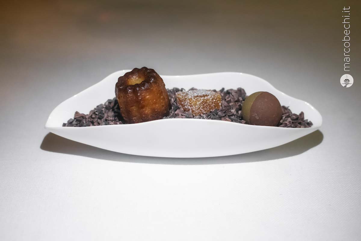 Petit fours