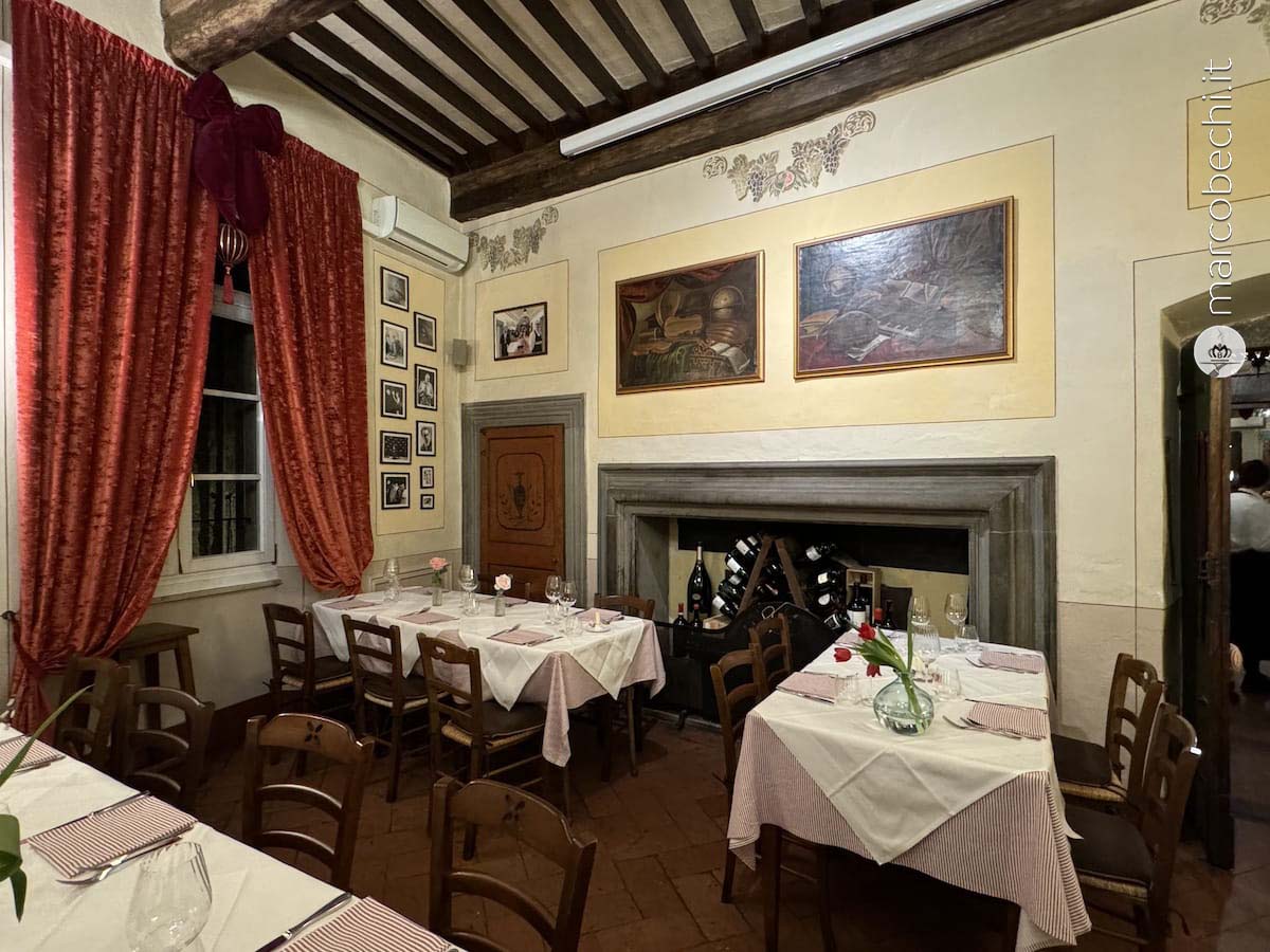 Una delle sale dell'Osteria del Teatro a Cortona