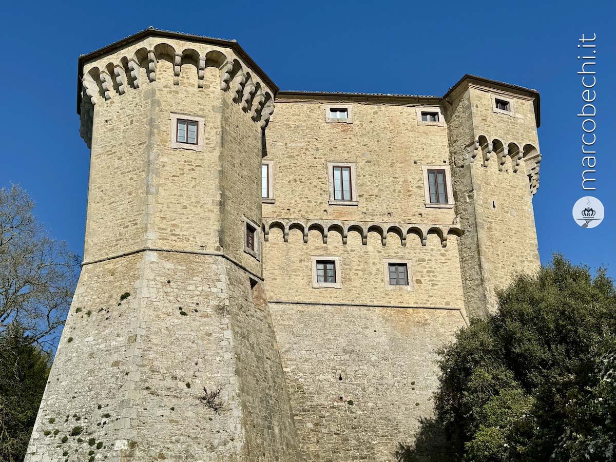 Il Castello di Fighine, la gemma nascosta in Val d'Orcia