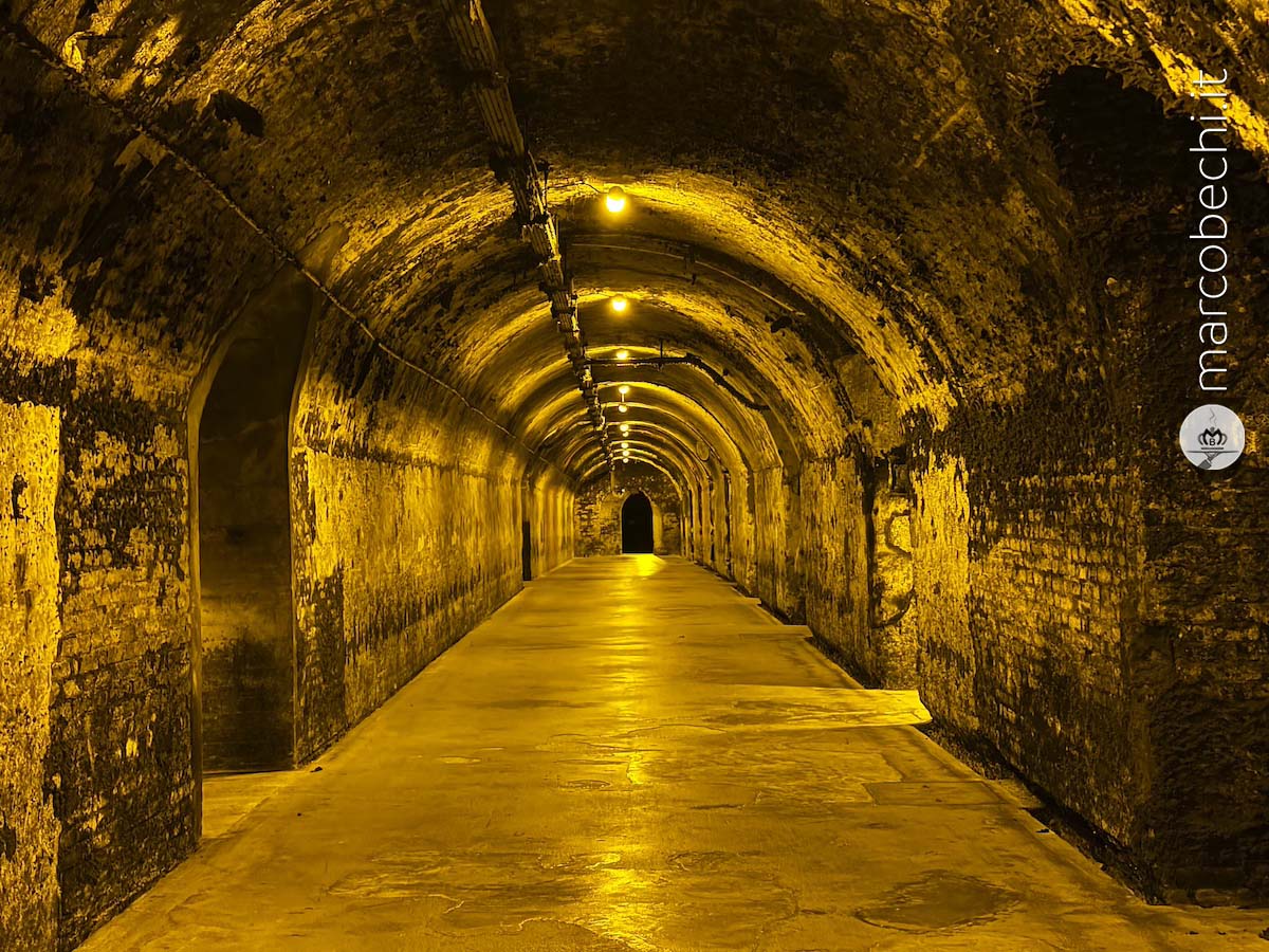 Uno dei tunnel sottostanti la maison