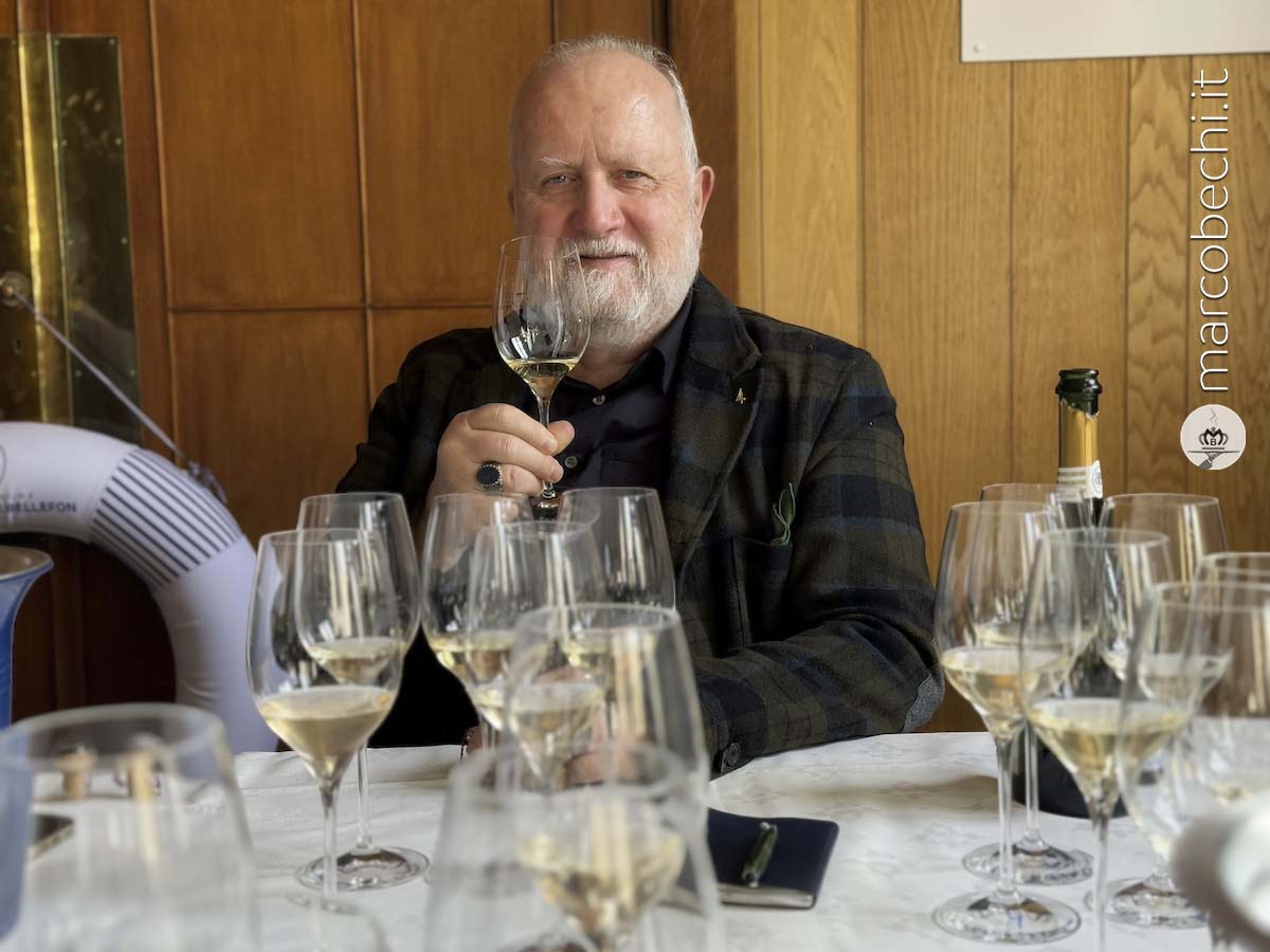 La degustazione prima di vini e poi degli champagne