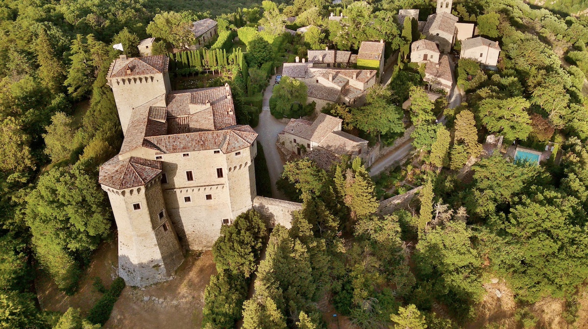 Il Castello di Fighine, la gemma nascosta in Val d'Orcia