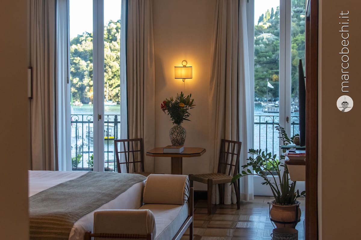 Le porte-finestre che si aprono sul mare