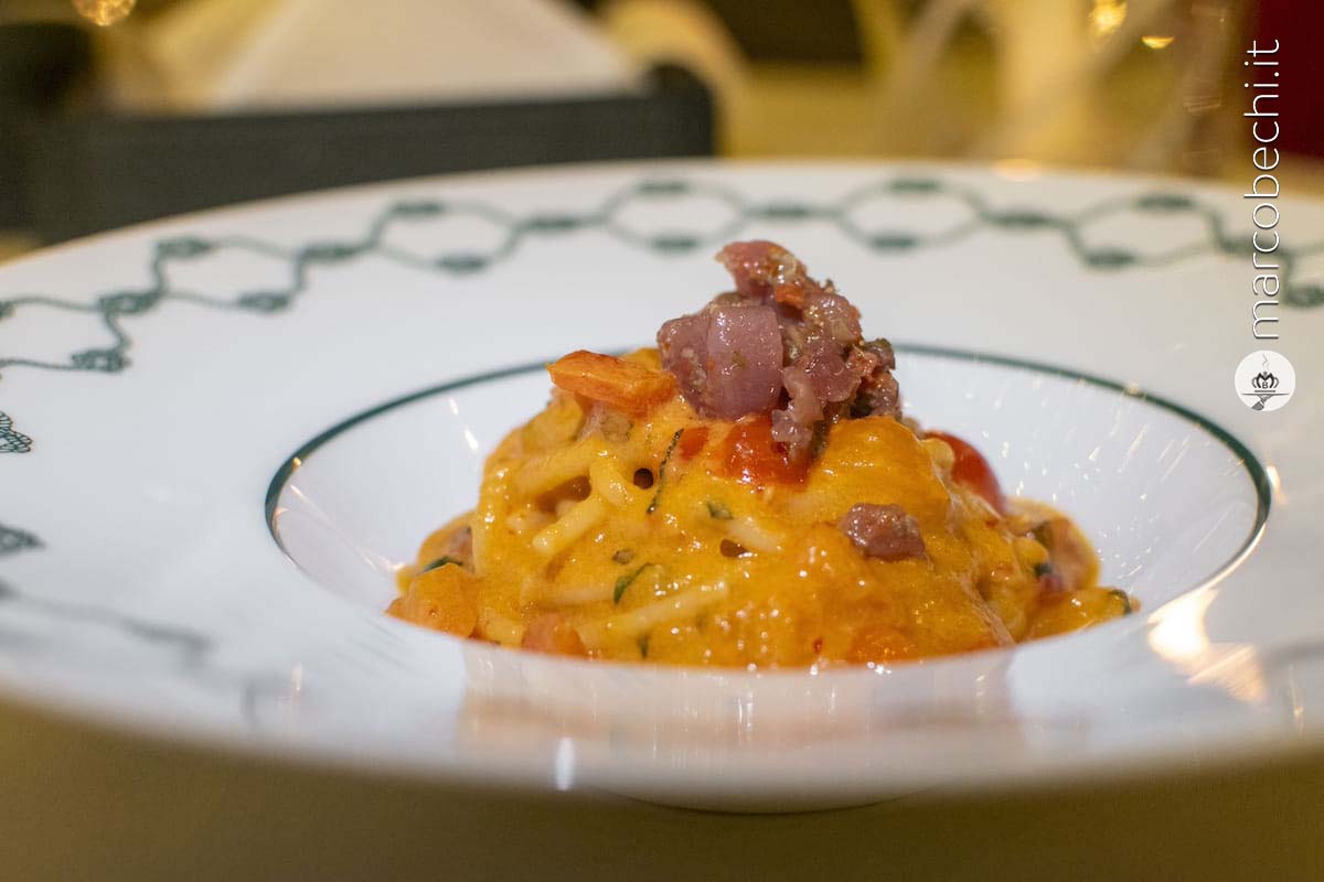 Spaghetto aglio, dio e peperoncino, tartare di tonno