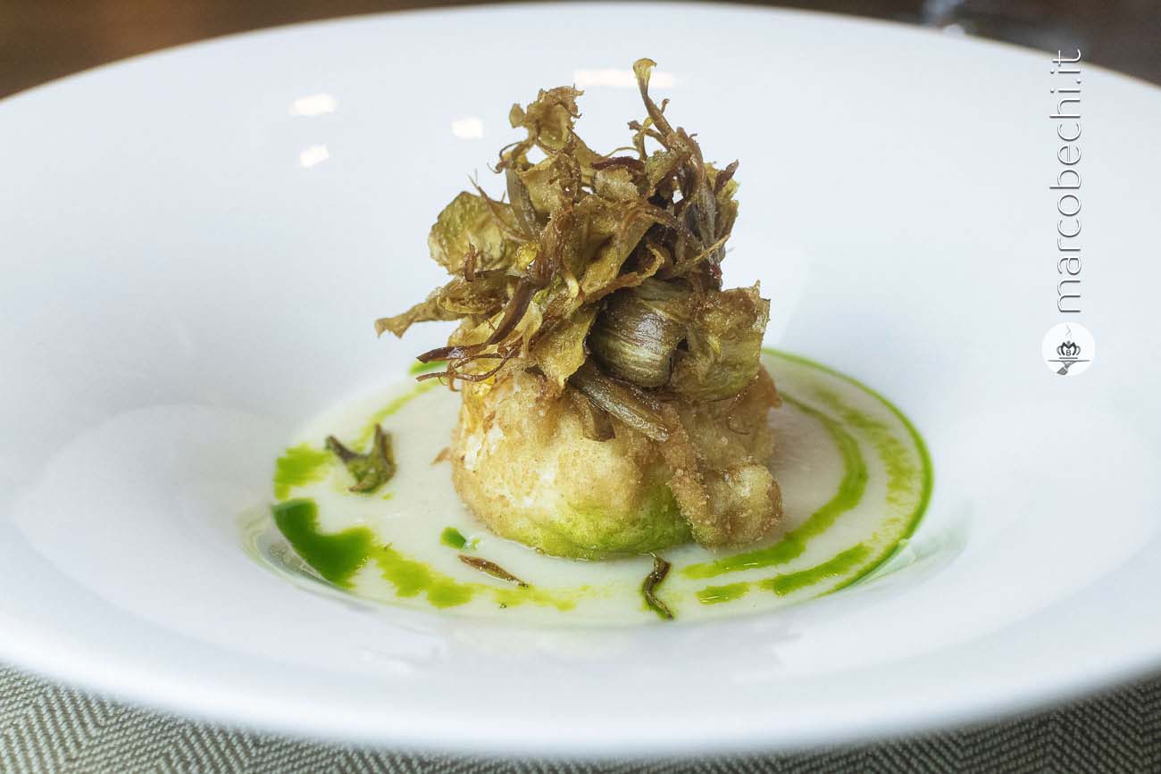 Uovo fritto, crema di topinambur, carciofi e olio piccante di rapi