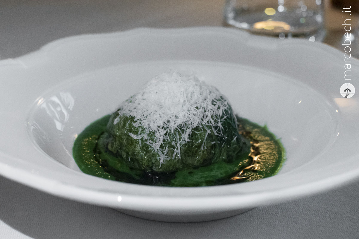 Lattuga, pinoli, uvetta e parmigiano