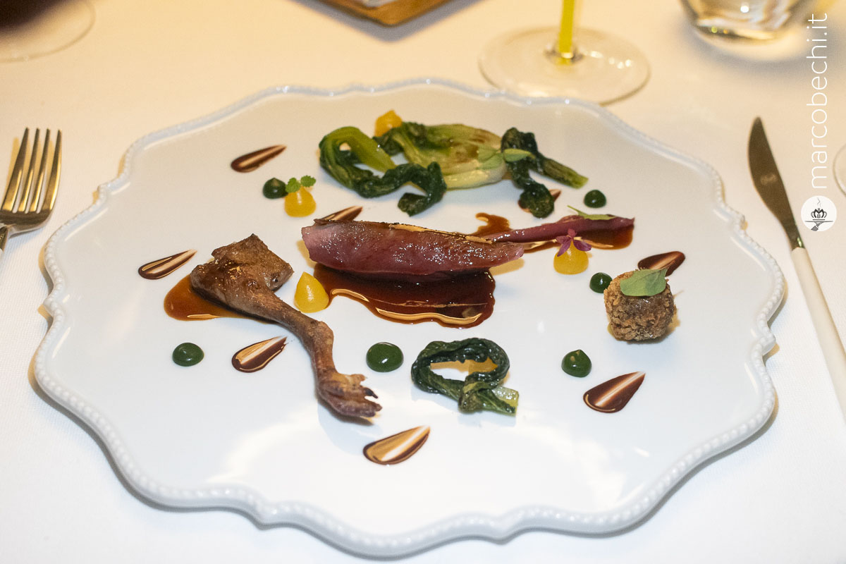 Piccione, chutney di ananas, salsa al vermouth di spiaggia