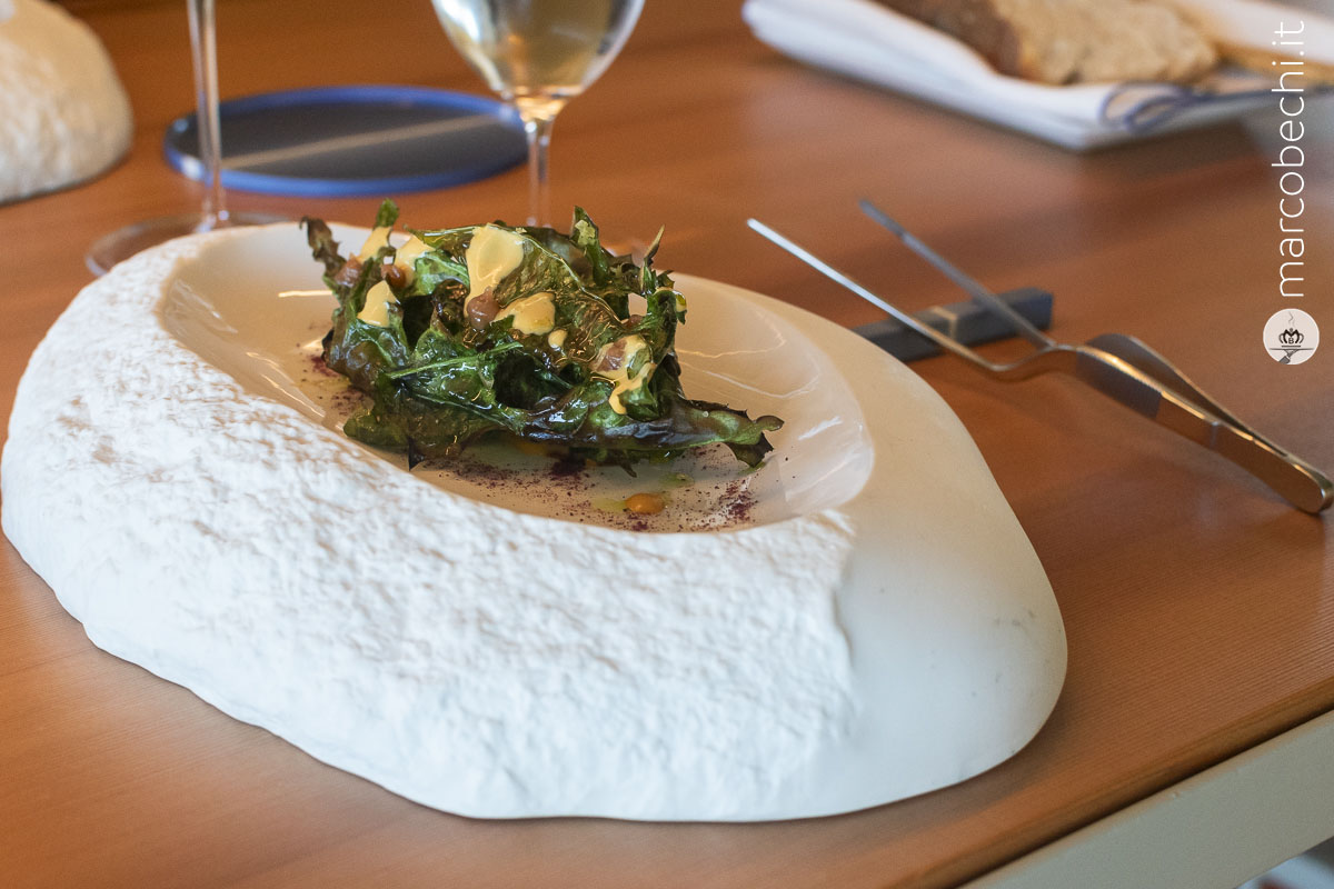 Ricci di mare, erbe bruciate e umeboshi